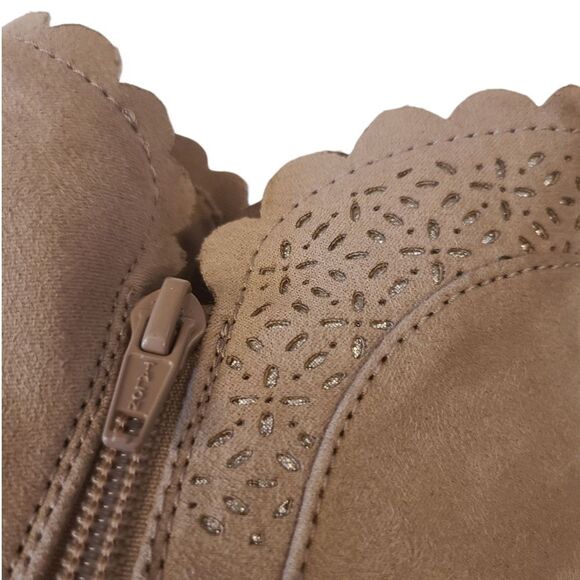 SO Ankle Boots Taupe‎ Suede With Eyelet And Bows Zipper Girls Size 7.5 - Picture 6 of 13